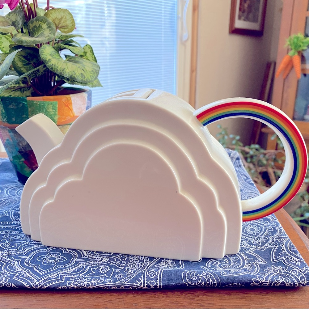 Vandor Rainbow Teapot Rare find